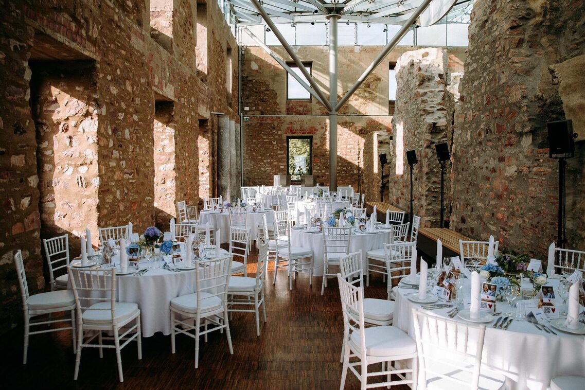 Hochzeitssetting im Jagdschloss Platte