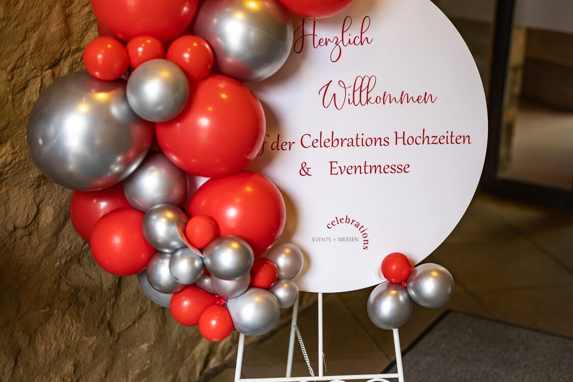 Schild am Eingang zur Ausstellung
