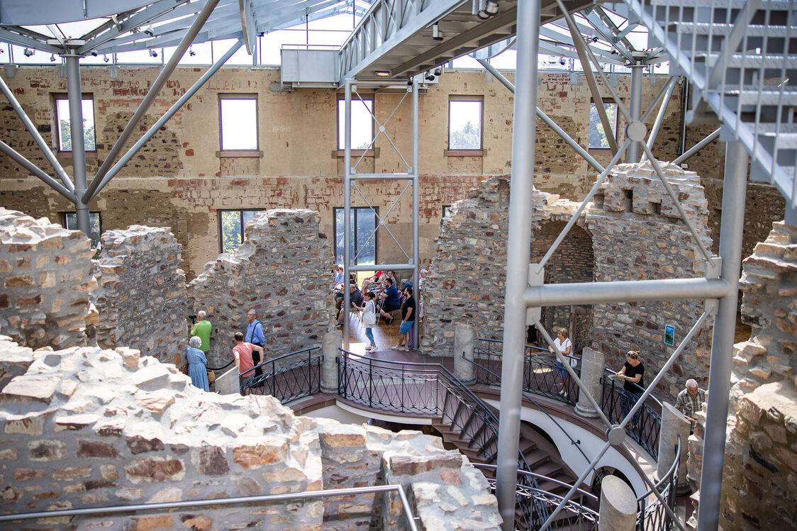 Visitors to the Platte hunting lodge