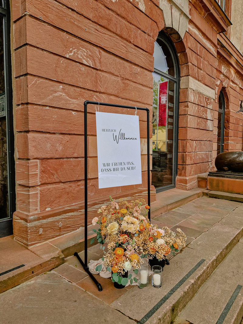 Einganz zum Jagdschloss Platte